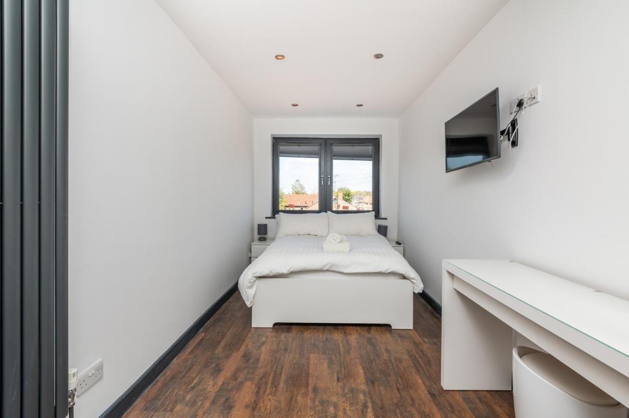 Modern Duplex Apt With 75 Inch Tv I Pass The Keys York Dış mekan fotoğraf