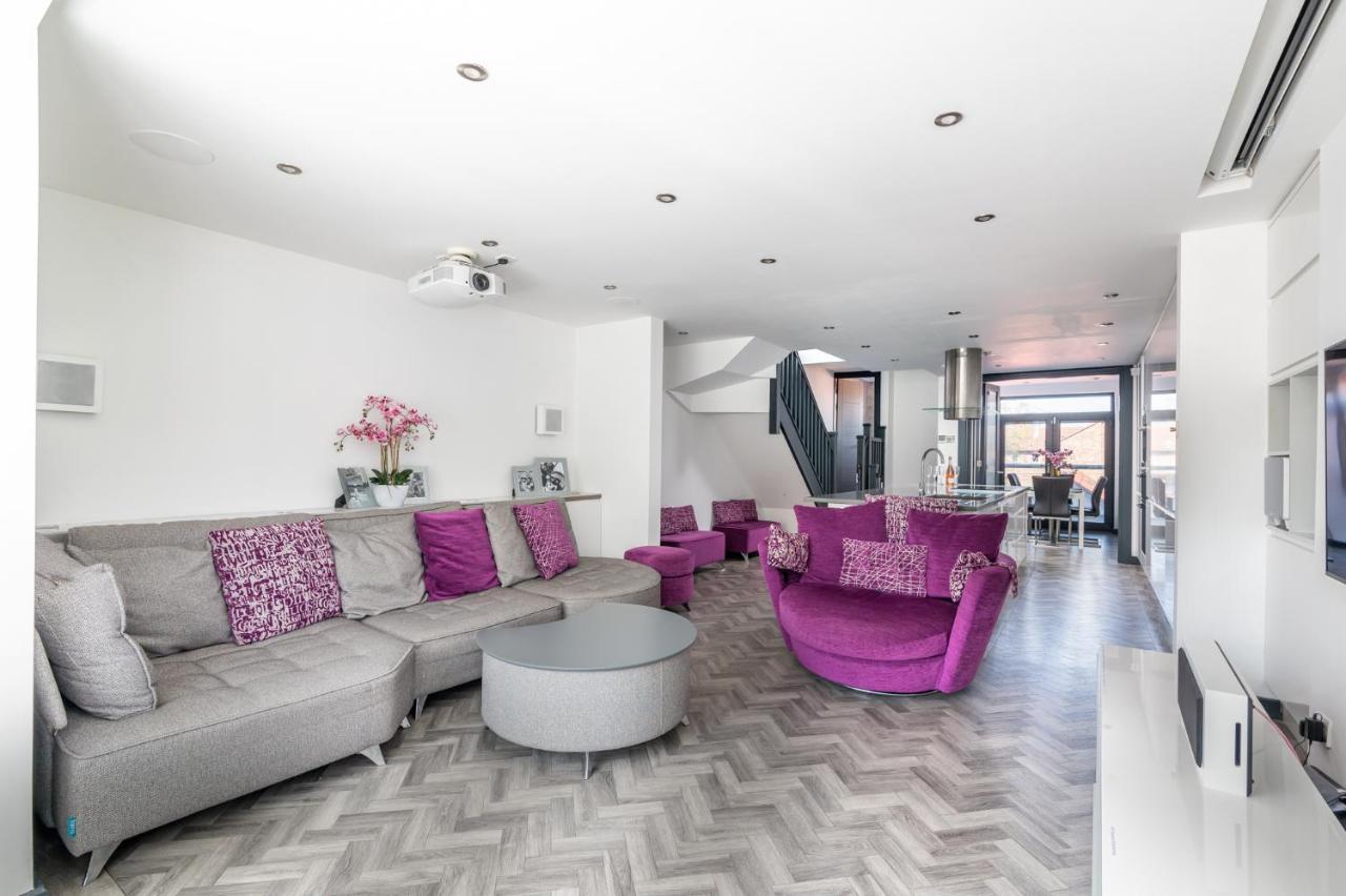Modern Duplex Apt With 75 Inch Tv I Pass The Keys York Dış mekan fotoğraf